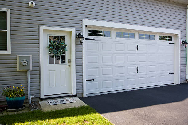24/7 Emergency Garage Door Panel Replacement experts in Erma, NJ
